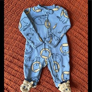 Carter’s NB Jungle Pajamas With cute Lion footies - worn once